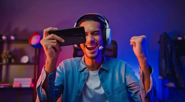 Idén a teljes videojáték bevételek felét a mobiljátékok teszik ki