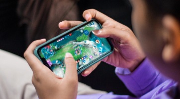 Egy kínai diáklány közel 22 millió forintnyi összeget költött el mobiljátékokra